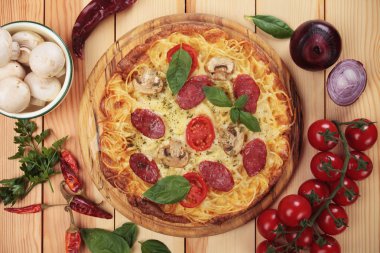 İtalyan spagetti pizza