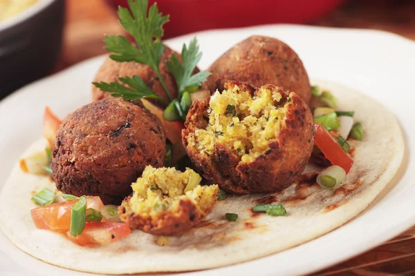 Falafel, bolas de garbanzos del Medio Oriente —  Fotos de Stock