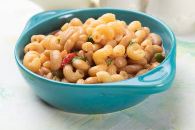 İtalyan usulü makarna fagioli yemeği, makarna ve fasulye.