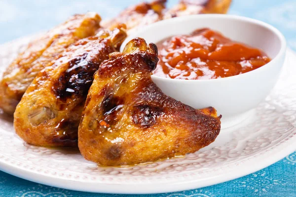 Gegrillte Oder Gebratene Pikante Chicken Wings Mit Bbq Sauce — Stockfoto