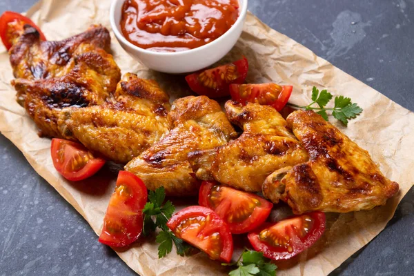 Gegrillte Oder Gebratene Pikante Chicken Wings Mit Bbq Sauce — Stockfoto