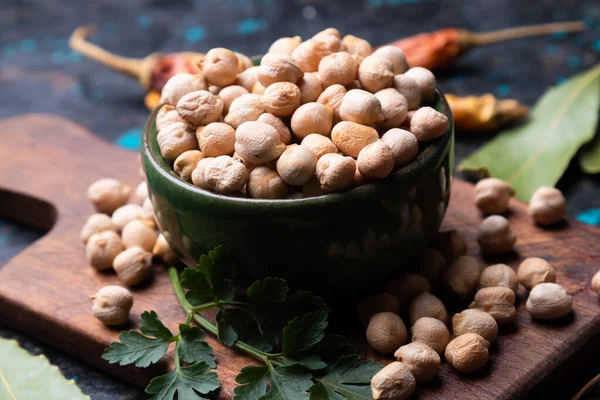 Garbanzos Secos Garbanzos Tazón Cerámica Ingrediente Alimentario Saludable —  Fotos de Stock