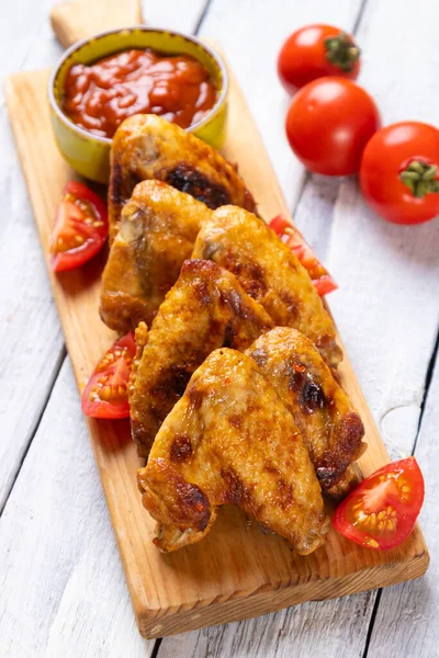 Gegrillte Oder Gebratene Pikante Chicken Wings Mit Bbq Sauce — Stockfoto