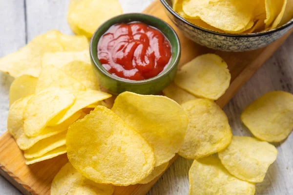 Aardappelchips Chips Populaire Zoute Snack Geserveerd Kom — Stockfoto