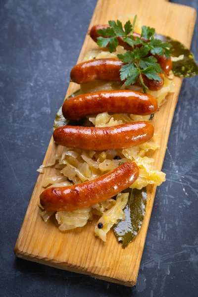 Grilled German Sausage Links Served Sauerkraut Sour Cabbage — Stock Photo, Image