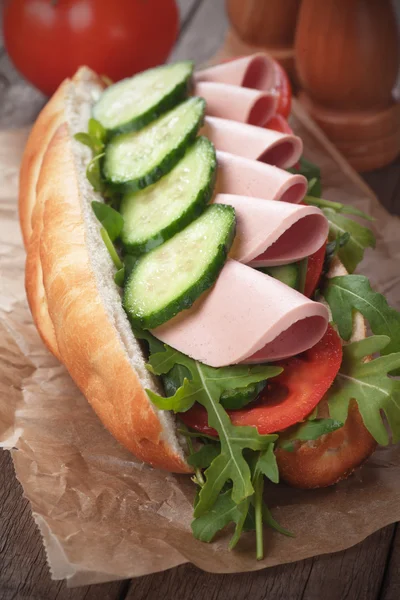 Onderzeese sandwich met salami — Stockfoto