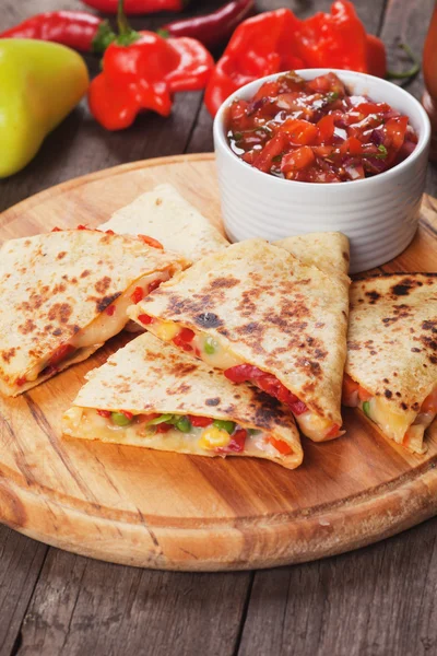 Quesadillas with cheese and vegetables — Stock Photo, Image