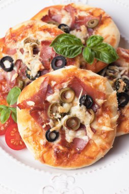 Mini pizzalar