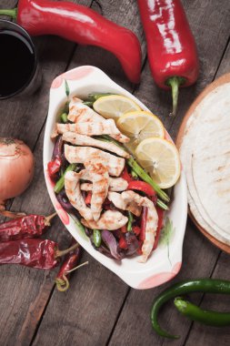 Izgara Sebzeli tavuk salata