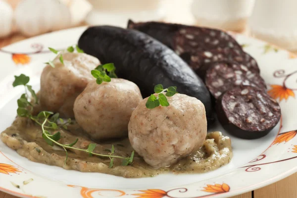 Bröd dumplings med blodkorv — Stockfoto