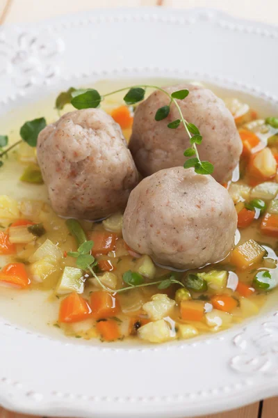 Grönsakssoppa med bröd dumplings — Stockfoto