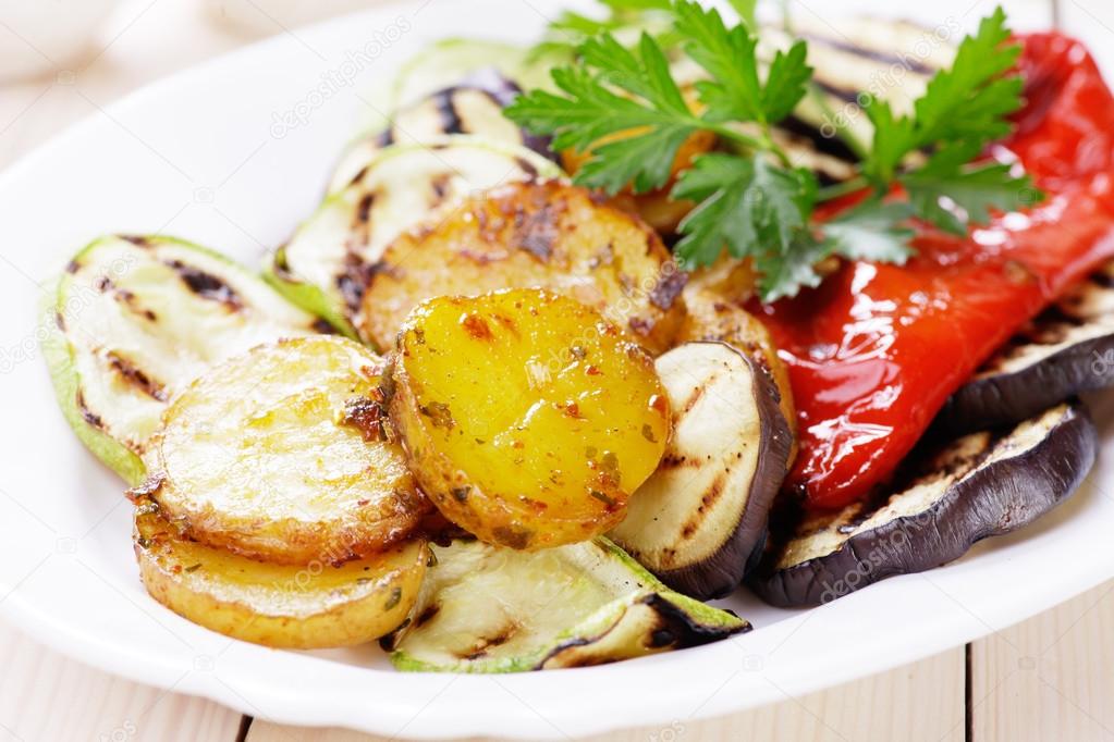 Oven baked potato and grilled vegetable