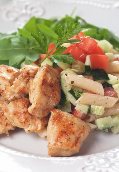 Chicken and pasta salad — Stock Photo, Image