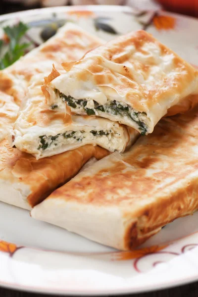 차드와 치즈 충전 Borek — 스톡 사진