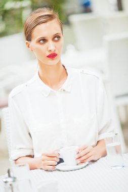 kahve içme genç güzel kız