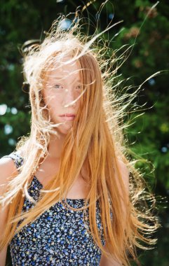 Kızıl saçlı Rüzgar