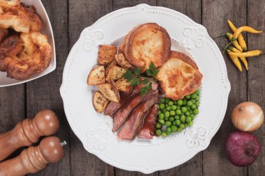 Yorkshire Pudingli Pazar Kızartması