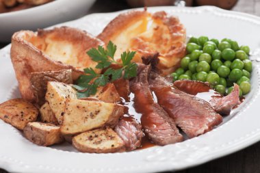 Yorkshire Pudingli Pazar Kızartması