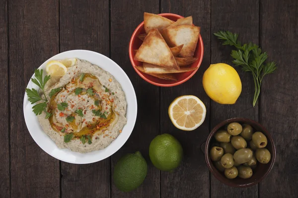 Baba ghanoush, plato de berenjena levantina —  Fotos de Stock