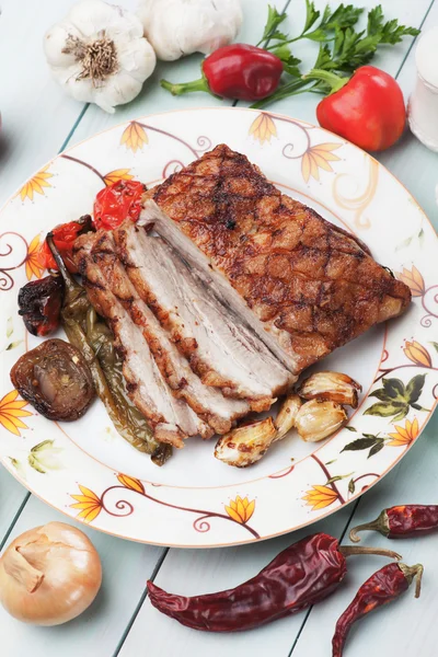 Rostad bacon med grönsaker — Stockfoto