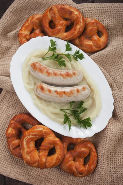 Salsicha alemã branca com purê de batata — Fotografia de Stock