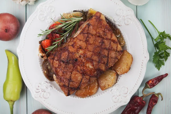 Roasted pork with vegetables — Stock Photo, Image