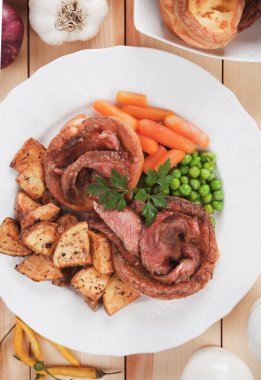 Yorkshire Pudingli Pazar Kızartması