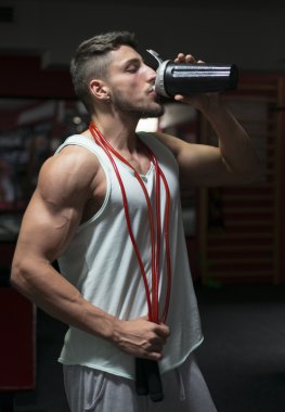 Steroid vasıl jimnastik salonu