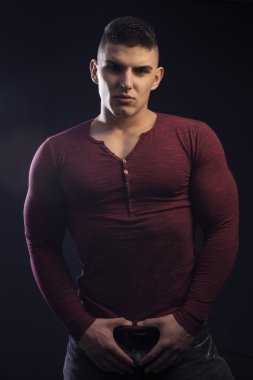 Sporcu genç erkekler