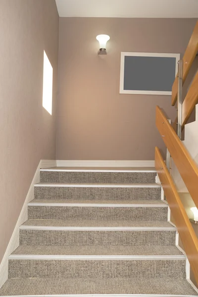 Διάδρομο με σκάλες σε ξενοδοχείο — Φωτογραφία Αρχείου