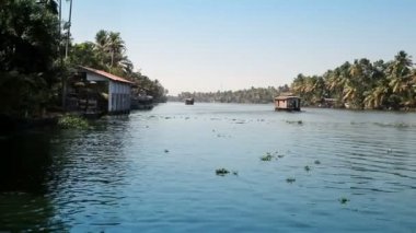 Hindistan. Kerala önemsizden teknesinde