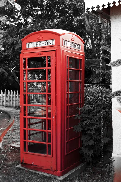 A antiga cabine telefónica tradicional vermelha, a caixa de chamadas. Maurício — Fotografia de Stock