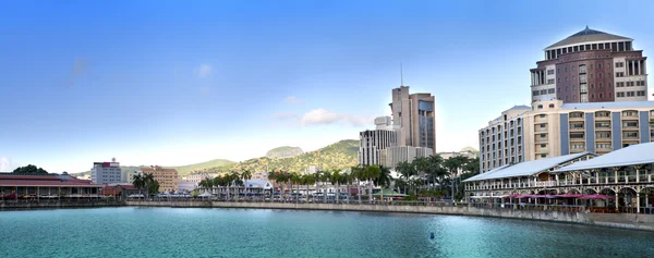 A töltés naplementekor, Port-Louis - Mauritius fővárosa, panoráma — Stock Fotó