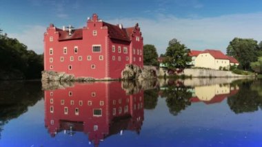 Cervena Lhota. Çek Cumhuriyeti. Castle Gölü