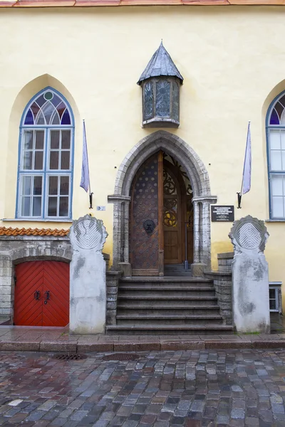 O museu da cidade de Tallinn em uma casa medieval. Cidade velha — Fotografia de Stock