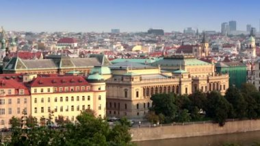 Prague, Çek Cumhuriyeti. Eski şehrin dolgu ve köprü Vltava Nehri Panoraması
