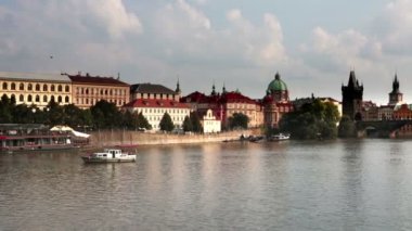 Prag - eski şehir, Vltava dolgu ve Charles Köprüsü, Çek Cumhuriyeti