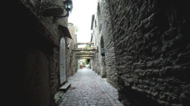 St. Catherine Passage - küçük geçit eski şehrin Tallinn, Estonya