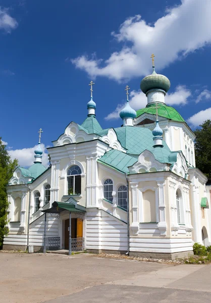 Tikhvin antagandet kloster, en rysk-ortodoxa, (Tihvin, Sankt Petersburg region, Ryssland — Stockfoto