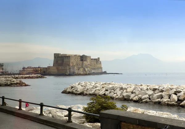 Castel dell 'Ovo (Castelo dos Ovos), Itália. Nápoles — Fotografia de Stock