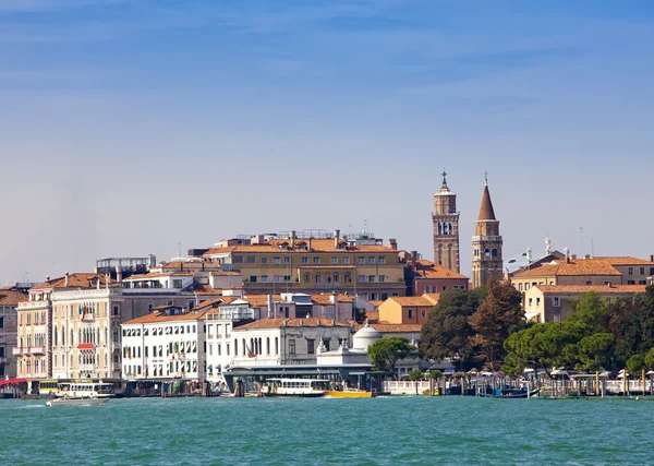 Venedik. İtalya. Parlak antik yapıların karaya Grand Canal — Stok fotoğraf