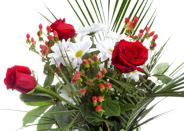 Chamomiles 및 로즈 밝은 꽃다발 — 스톡 사진