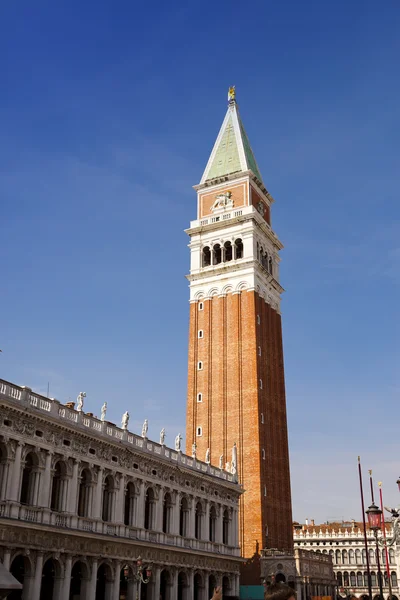 Glockenturm der Basilika St. Mark in Venedig, Italien — Stockfoto