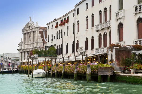 Wenecja. Włochy, na ląd antycznych budowli Canal Grand — Zdjęcie stockowe