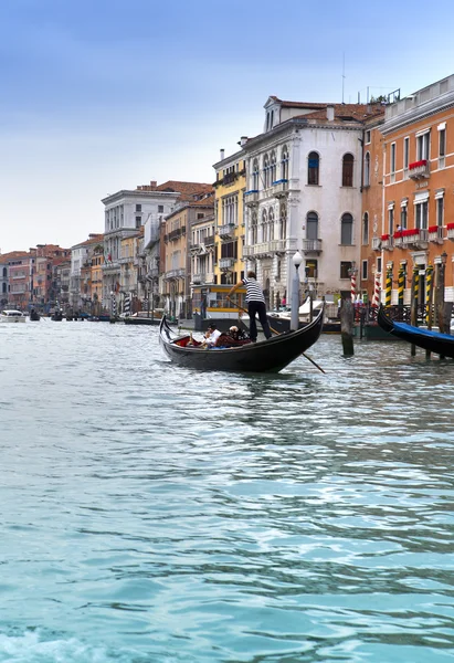 Canal Grande con barche, Venezia, Italia — Foto Stock