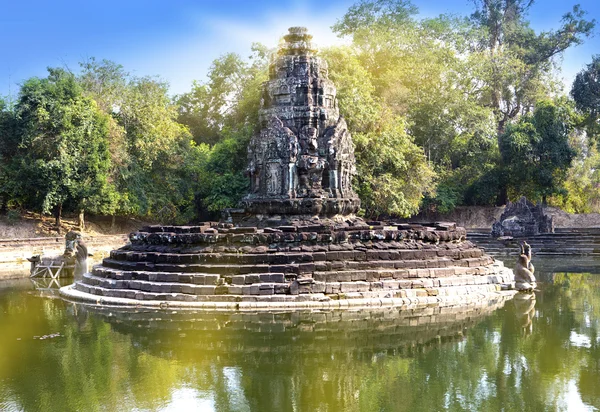 Ruiny Neak Pean(12th Century) - sakrální architektury památky budov komplexu v blízkosti Siem Reap, Kambodža — Stock fotografie