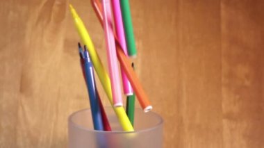 Keçeli Kalemler bir destek, ağır çekim alınır