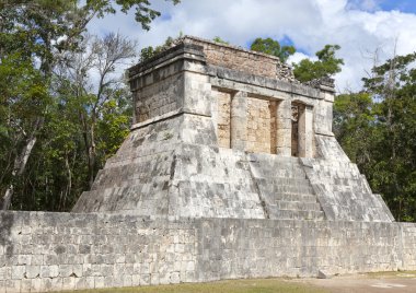 chichen Itza yucatan, Meksika üzerinde piramitte Tüylü yılan