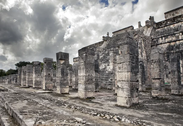 Sala de los Mil Pilares - Columnas en Chichén Itzá, México — Foto de Stock