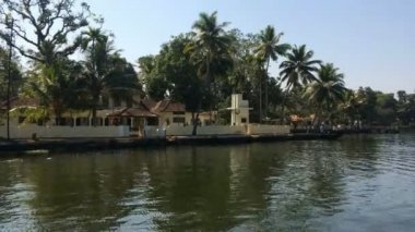 Hindistan. Kerala önemsizden teknesinde